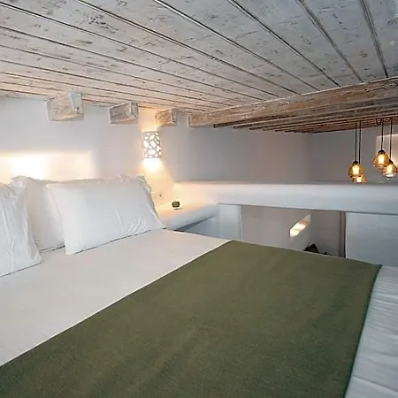 5 Traditional Hotel