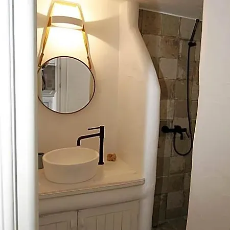 5 Traditional Hotel *