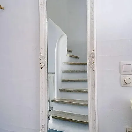 5 Traditional Hotel